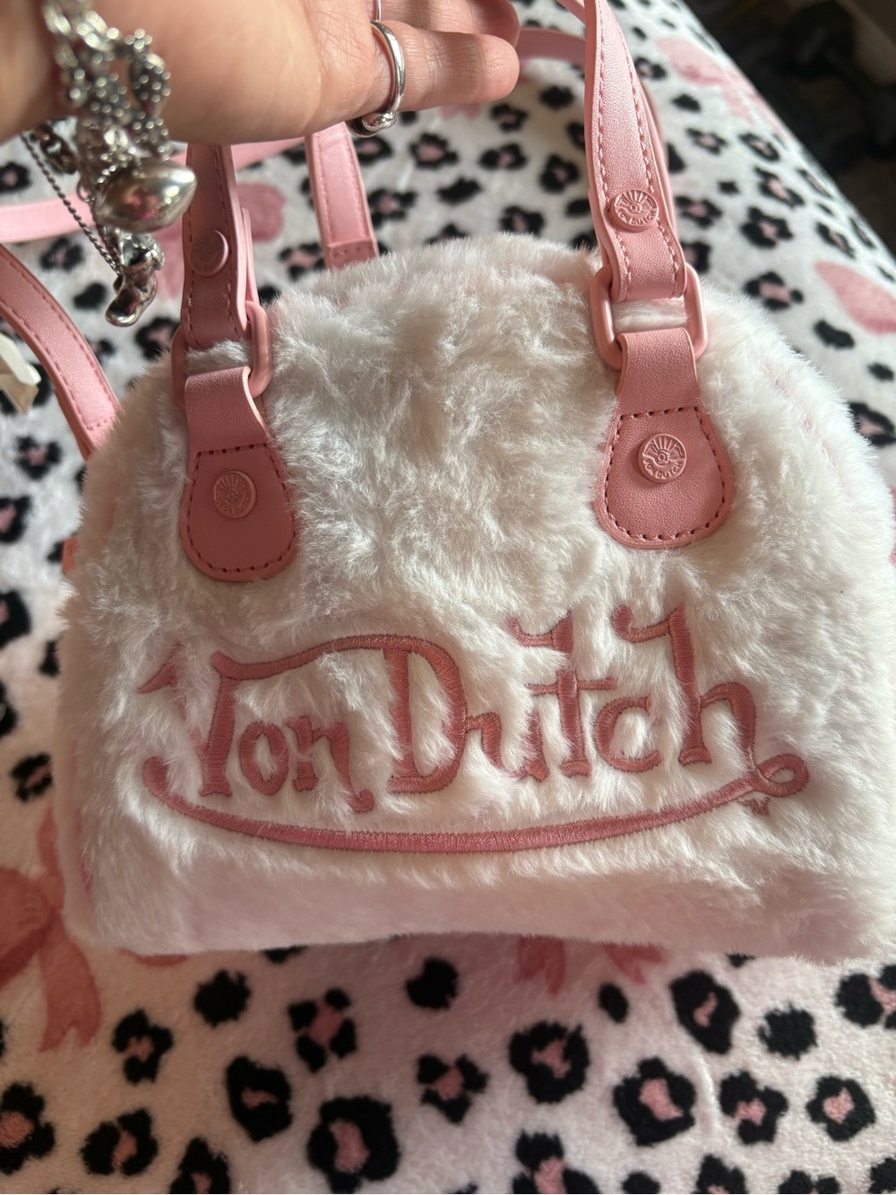 Von Dutch White Faux Fur Kids bowling bag with Pink Trim - Picture 4 of 5